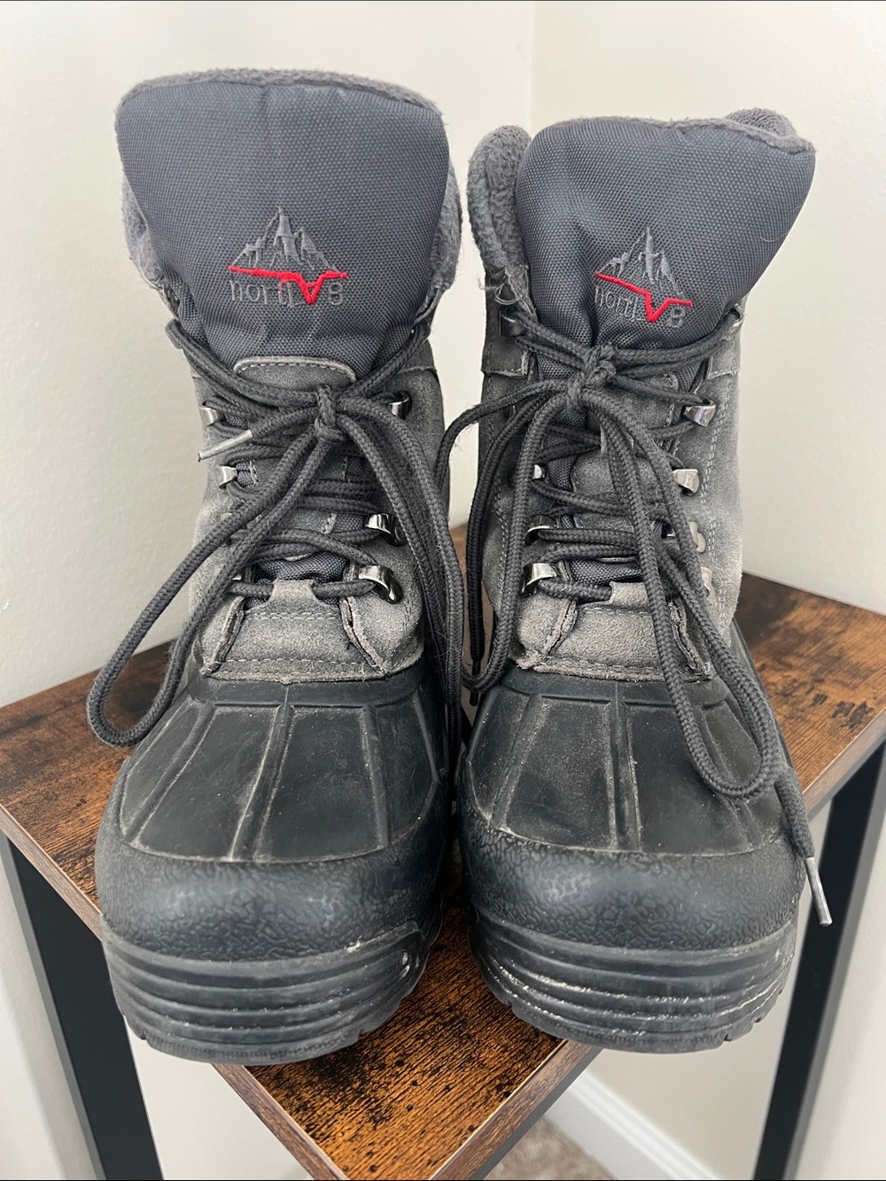 Nortiv8 3M Thinsulate Gray and Black Winter Snow Boots